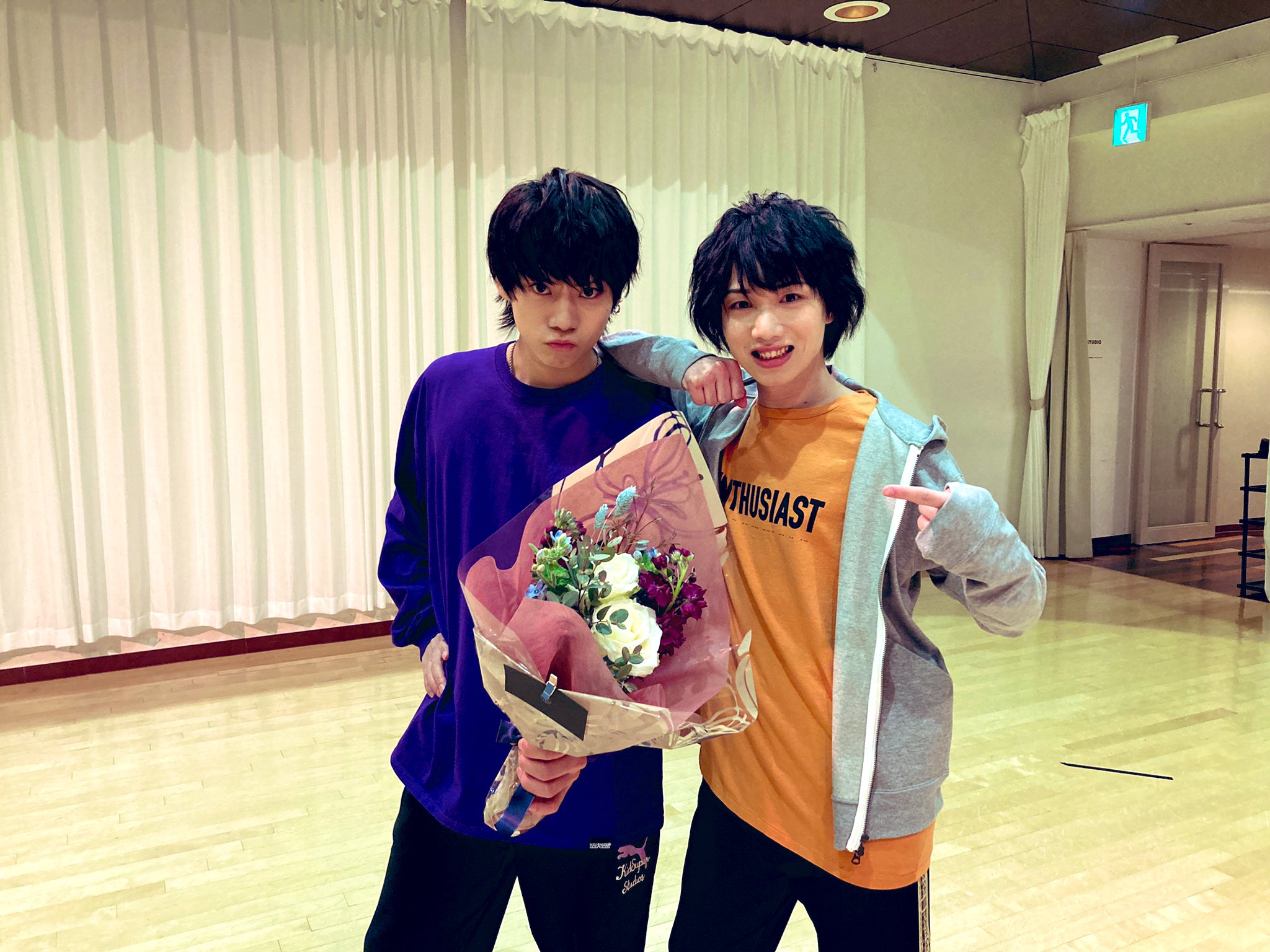 植田圭輔 2月入ってからずーーーーーっと一緒におる 全く飽きさせない男 りゅーじと芝居ぶつけ合うの楽しいっす リアフェひと段落という訳で明日から濱マイクモードに二人で突入します T Co Ofvuxhinna Twitter