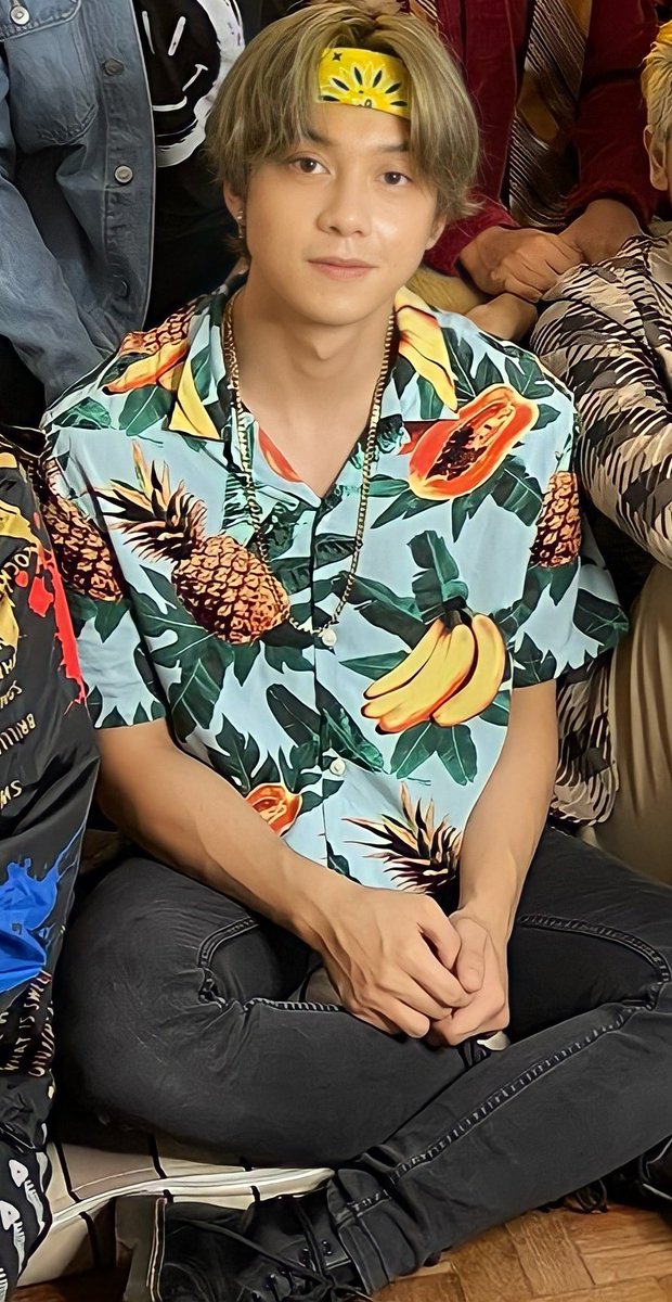 chinfessions's tweet photo. "upo ka dyan 'nak picturan kita!"
STREAM kbyeMV
#ALAMATonWishConnect
#kbyeMV100kViews
@Official_ALAMAT https://t.co/kvVVFI5GMU