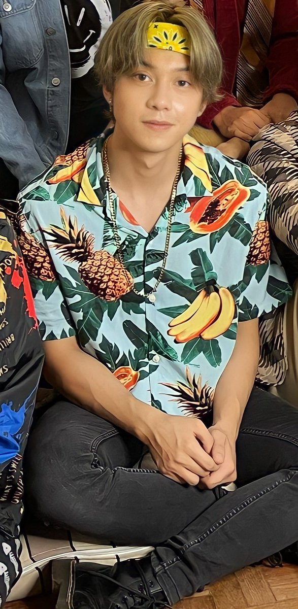 chinfessions's tweet photo. "upo ka dyan 'nak picturan kita!"
STREAM kbyeMV
#ALAMATonWishConnect
#kbyeMV100kViews
@Official_ALAMAT https://t.co/kvVVFI5GMU