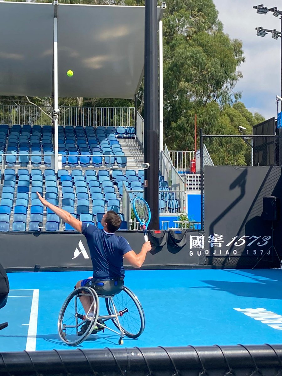 En final de l'<a href="/AustralianOpen/">#AusOpen</a> 👊 après mes victoires de hier et d'aujourd'hui. Ça sera mercredi contre le numéro 3 mondial, l'anglais, Alfie HEWETT.

<a href="/Partenamut/">Partenamut</a> <a href="/head_tennis/">HEAD Tennis</a> #OrthopedieToussaint @ADEPS_OFFICIEL <a href="/LigueHandisport/">Ligue Handisport Francophone (LHF)</a> <a href="/Cap_48/">CAP48 - RTBF</a> #CapSurlOr