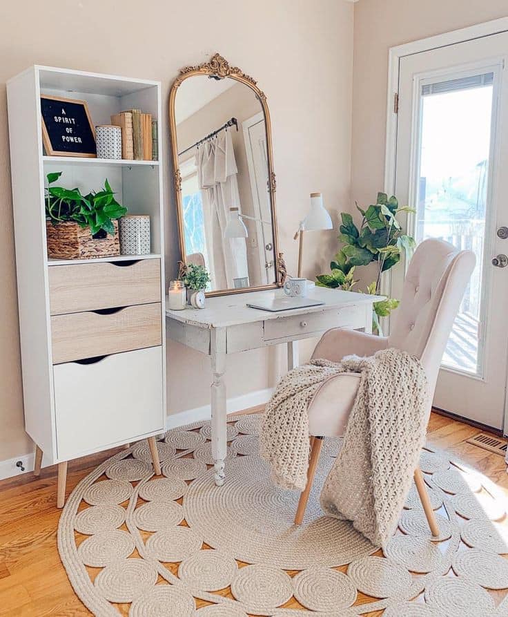 SinaranW's tweet photo. Idea utk korang yang nak deko makeup space 😍
Credit: dollblossom
#sinaranwanita #dekodeko #vanityarea #makeup #mejamakeup #dekomejamakeup https://t.co/cKkNIJe2z5
