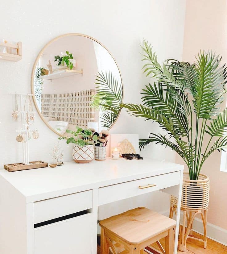 SinaranW's tweet photo. Idea utk korang yang nak deko makeup space 😍
Credit: dollblossom
#sinaranwanita #dekodeko #vanityarea #makeup #mejamakeup #dekomejamakeup https://t.co/cKkNIJe2z5