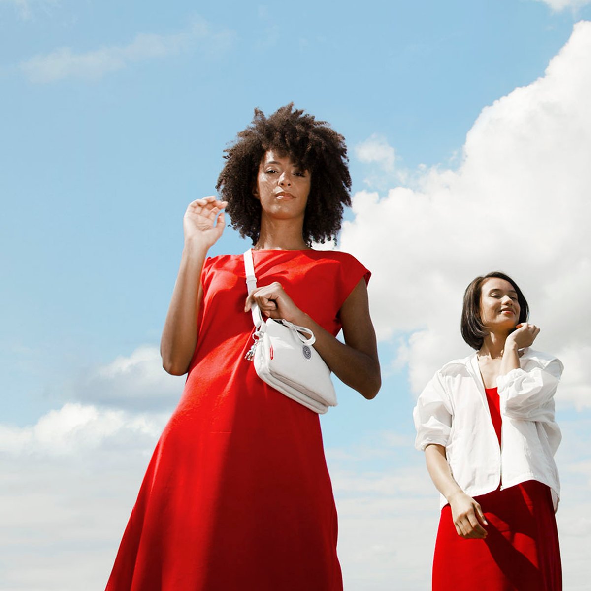 KiplingGlobal's tweet photo. Each style in the Kipling | Coca-Cola Collection is made from recycled fabrics from PET bottles woven into durable ripstop.
#LiveLight #KiplingCocaCola #RecycleTogether
https://t.co/aDQuk6Es02 https://t.co/Od0cTtNhj0