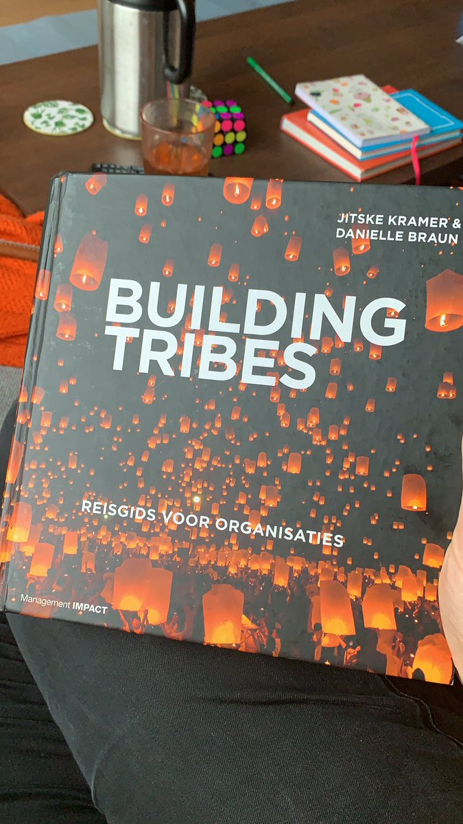 Jaatje's tweet image. Jongens, wat is studeren toch gaaf. Juist als je al een bak werk- en levenservaring hebt, is het tof om wat je leert direct aan concrete situaties op te kunnen hangen. ‘Oh, dus daarom’ of, ‘ja, zo ga ik dat de volgende keer aanpakken’. Ik word hier zo gelukkig van. #zijinstroom