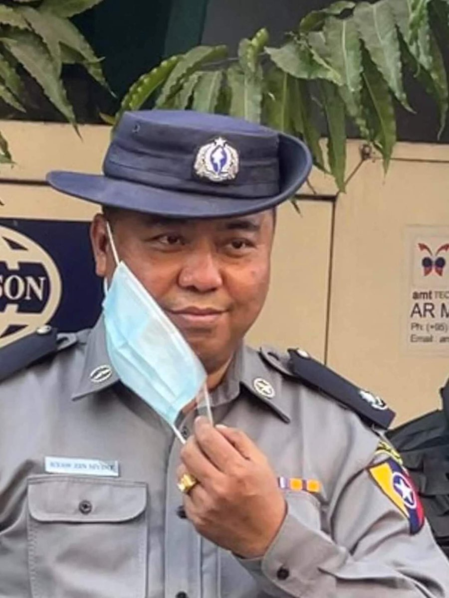 Today,this police ordered the shooting,in Mandalay. #WhatsHappeningInMyanmar #Feb15Coup