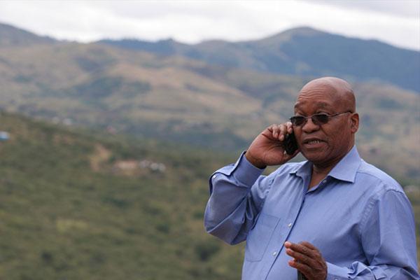 IndWorldThinker's tweet photo. In 2004 when Thabo Mbeki threatened uSondo-Nzima @PresJGZuma.
I had to make my own research about uNxamalala while at Vaal Triangle Tech. I realized then that he was targeted by WMC.
In 2005, Scorpions raided his Houses and it solidified my suspicions. #DefianceDay https://t.co/Wdogtq03nK