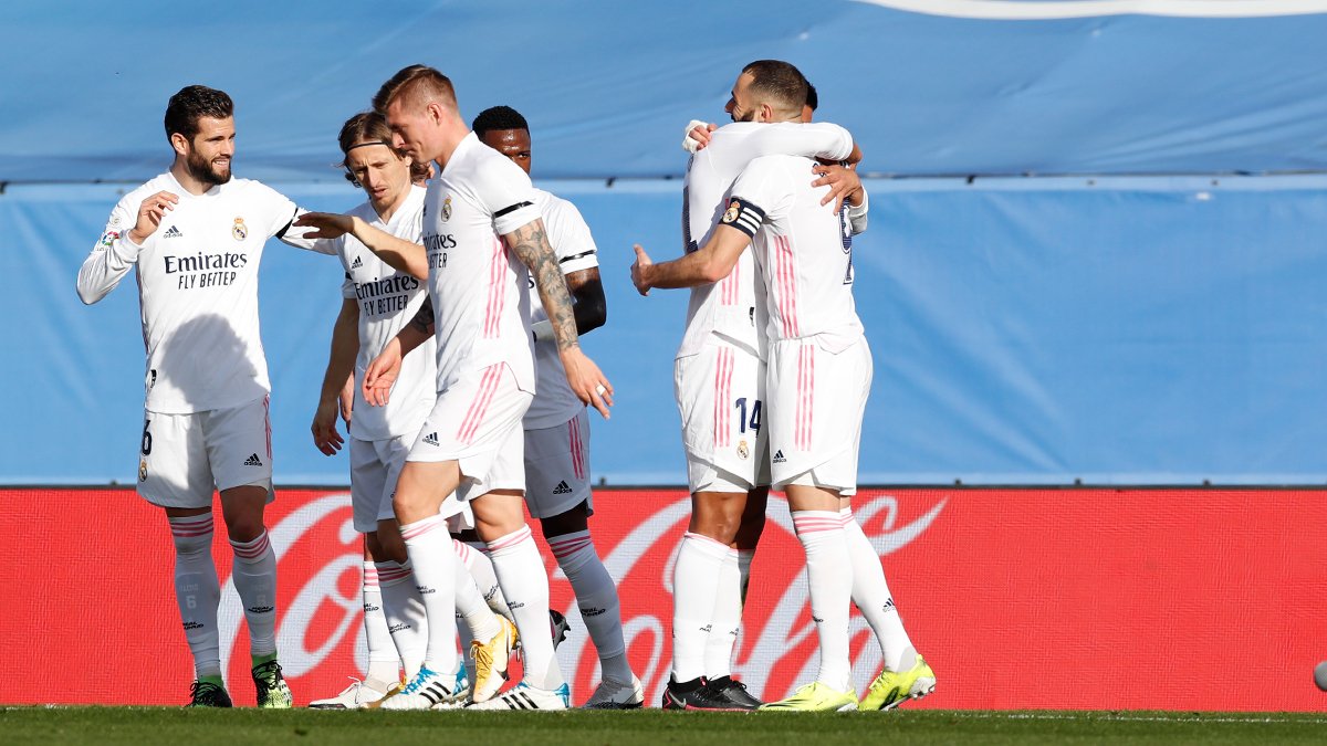 iamsbose7's tweet photo. ✅ 2 Goals. 
✅ 3 Points.
✅ Cleansheet. 
✅ 2nd Position.
✅ 3rd Consecutive win. 
✅ 2nd Win this week. 
✅ Dominant performance. 
#RMLiga
#HalaMadrid https://t.co/dd1MHpE2o3 https://t.co/D8AraRuWvR