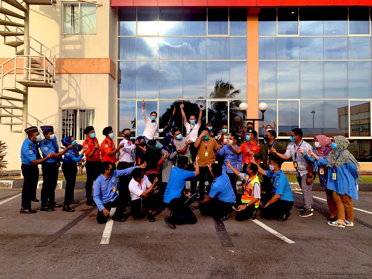 endahSepti's tweet image. The last Apel Service Champion with Mr @eri_braliantoro #MomentToRemember