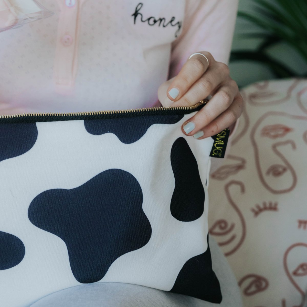 sleepsmug's tweet photo. Carry all your make-up, beauty, or fitness accessories in style. Shop here: https://t.co/J5zvPtWlsh ๐ฎ #SleepSmug #LiveWell #CowPrintLover https://t.co/5YXjBKRvTR