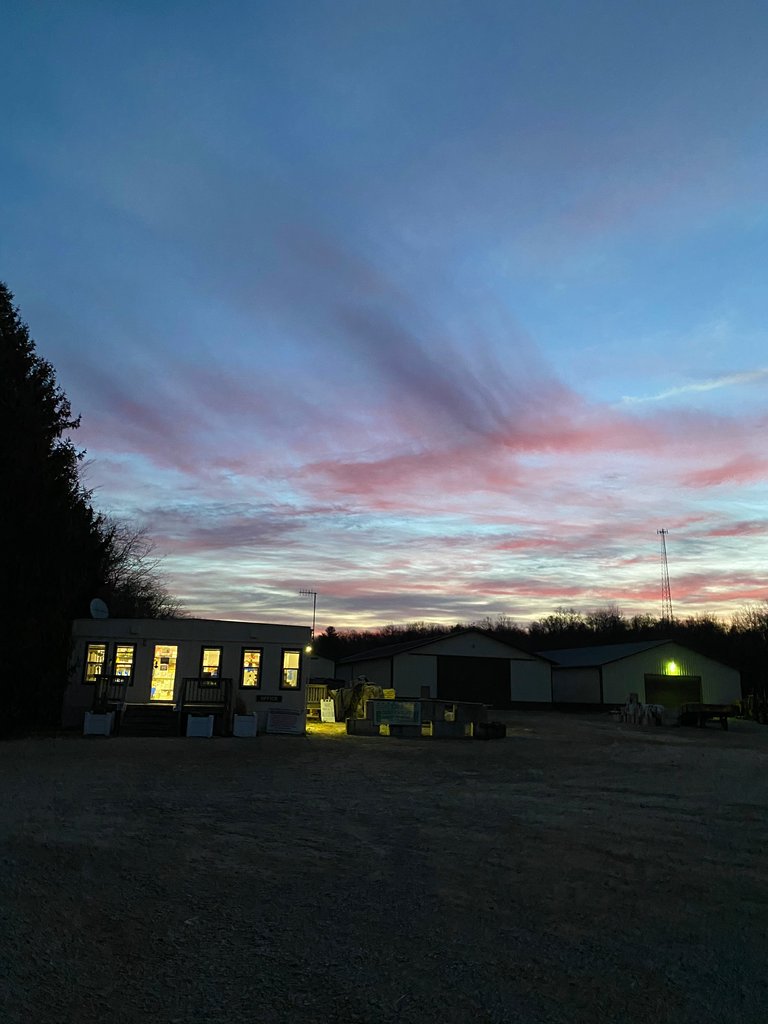 GreenVelvetSod's tweet image. We get here early to be ready to provide top-notch customer service. If you can't make it in during our business hours though and you miss us just visit our website to get your fill of Green Velvet anytime!

l8r.it/joV9

#Sunrise #SunriseClub #GetUpEarly #GreatStart