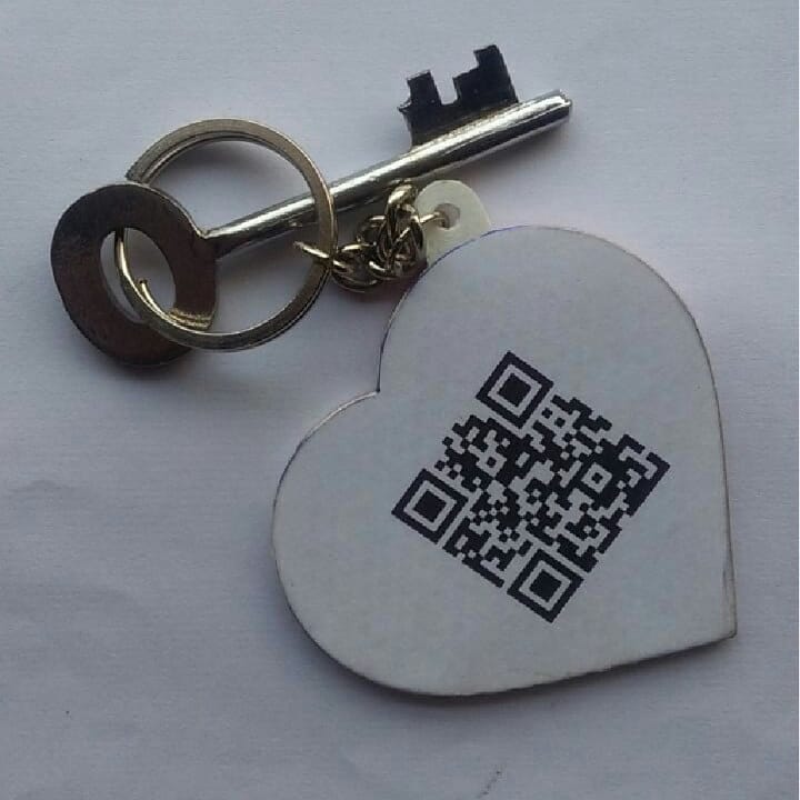 Let them see your voice. Let them freeze your voice.

Soundwave Keychain
(with&amp; without QR)

#3dprinted #gifts