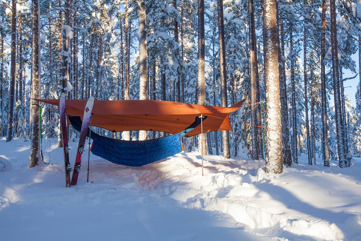 Who made tracks in the snow this weekend?! 🙋‍♂️🙋‍♀️❄
#hammockgear #hammockcamping #camping #backpacking #getoutside #ultralightgear #outdoorgear #madeinamerica #madeinohio