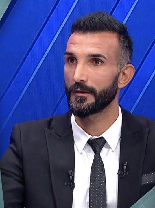 Bunun futbolculuğu ne ise yorumculuğu da o işte. Takmayın...