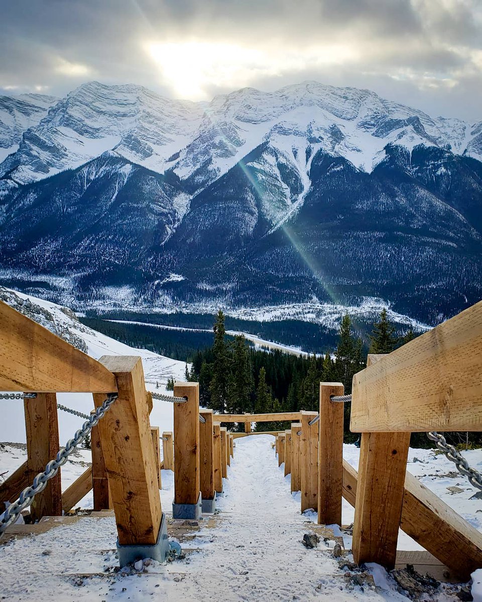 TourismCanmore's tweet photo. The scramble up the staircase at Ha Ling Peak is always worth it for mountaintop views like this. 🙌 

Explore hikes and trails in Canmore and Kananaskis: https://t.co/PTTHfzcka4

📷 IG: @itapauline | #Canmore | #Kananaskis https://t.co/O8goW6dXmV
