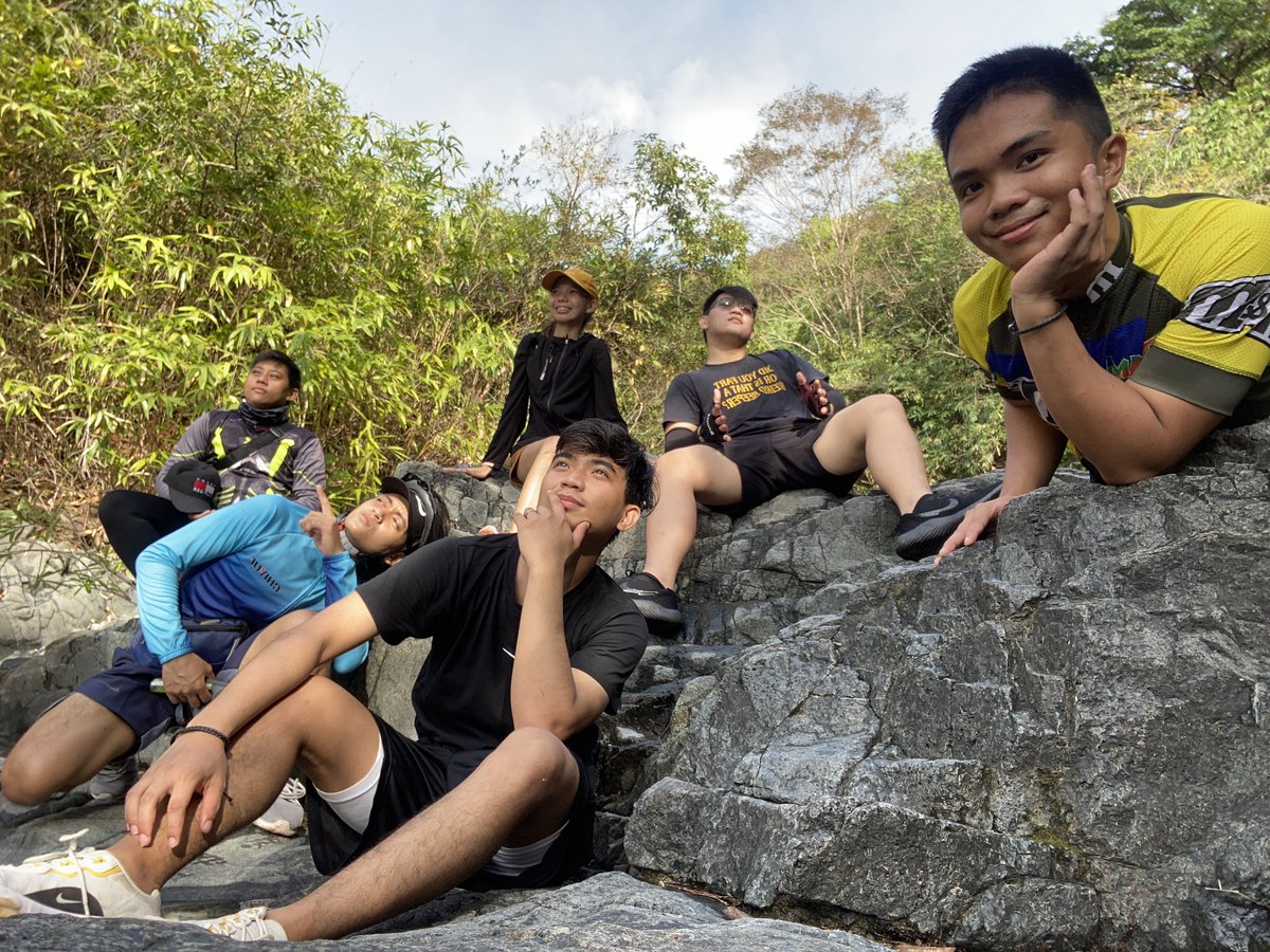 karljayson_'s tweet photo. Tinakayanan falls
#Cycling
#Hiking
#Injured
#PadyakSQUAD
#iPhoneGG
#MangInasal5Rounds
#FunRide
#BikeDamaged
#Moment https://t.co/QTdbkCkyZt