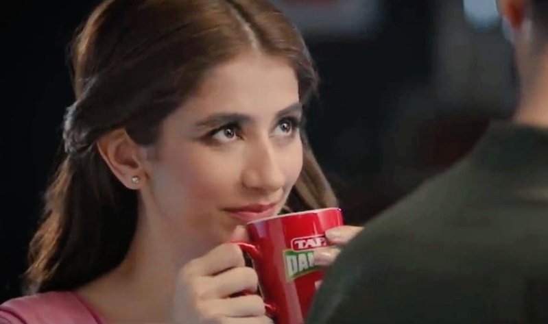 5.  #AhmedAliAkbar and  #SyraYousuf We seen them in an AD together and they looked super cute and attractive, and I would love to see them again cause why not??? 