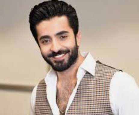 9.  #SheheryarMunawar and  #SyraYousufThey had an hot photoshoot back in 2020 and they looked bomb together and since then I wanted them to be casted together! If not a drama atleast a film they need to be paired up, please!!! 