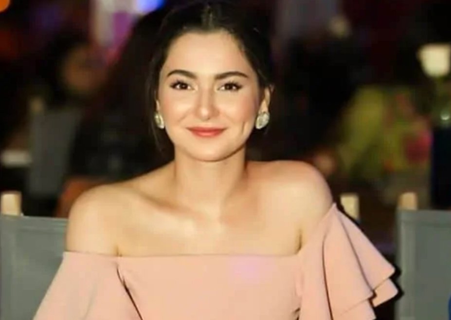 17.  #OsmanKhalidButt and  #HaniaAamirI believe they haven't done one?I would really want these both cute dorks do one cute and light hearted drama please, nothing too intense cause I won't be able to see these both cry then! Ahesun Talish should do drama with these both!