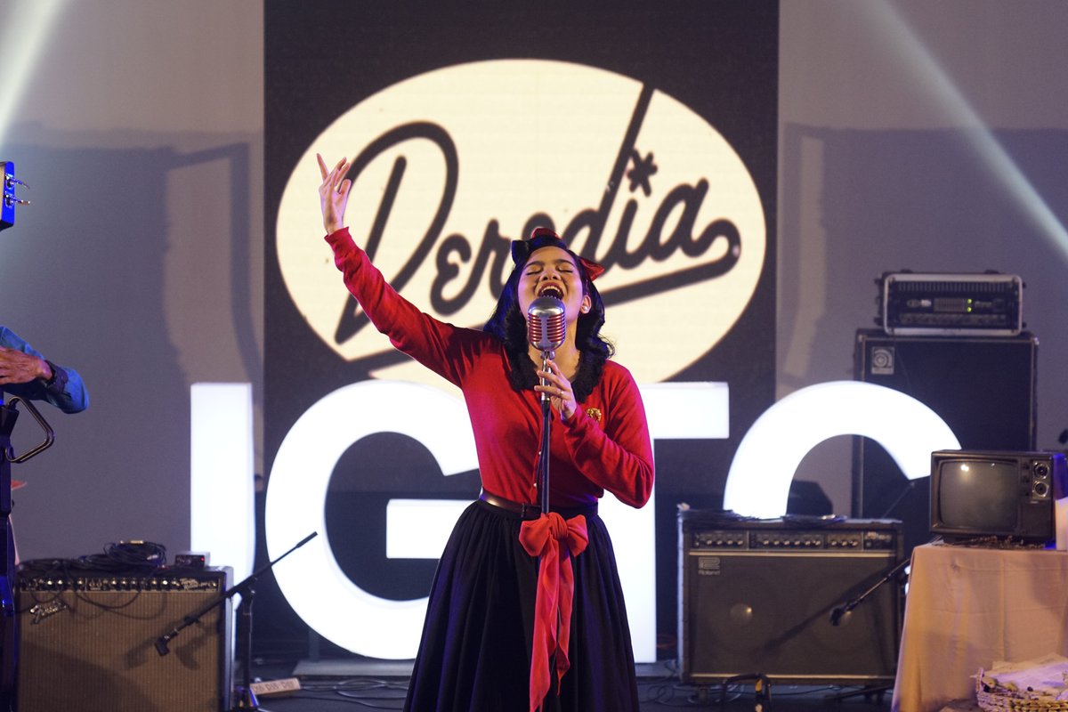 JGTCfestival's tweet photo. Here's a glimpse of the performance from Deredia at The 43rd Jazz Goes to Campus!
They sure know how to shake the stage!
The 43rd Jazz Goes to Campus
#Jazzpression https://t.co/5DyMdayXQE