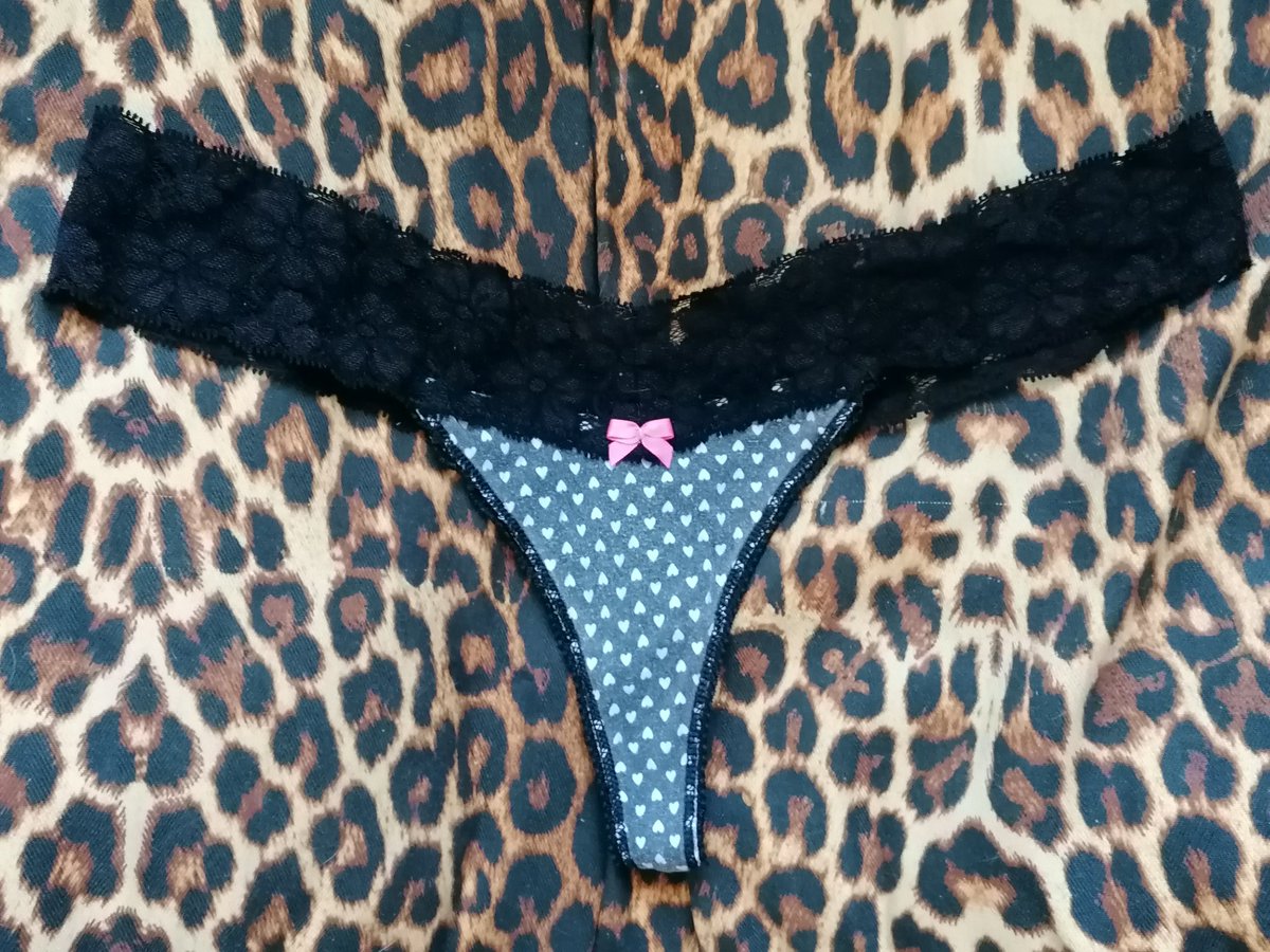 LaylaDirty's tweet photo. #getragenewäsche #getrageneunterwäsche #duftwäsche #getragenerstring #getragenewäschefetisch #getragenehöschenzuverkaufen #getragenehöschen #getrageneunterwäschekaufen #getragenetangas #getragenestrings #getrageneslips #natursekt #veredelung #tragewunsch
Mit Herzchen 🖤
15€ https://t.co/hZuFS3Yw9c
