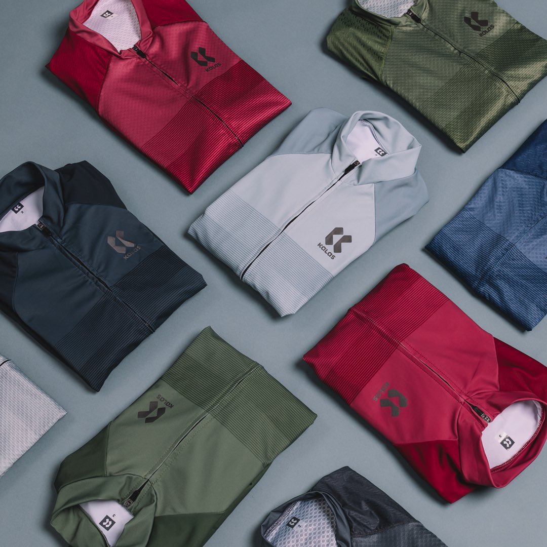 Our new PASSION Z Collection has just been launched. 
The finest fabrics carefully combined to optimise comfort and performance👌
Vist our online store at customwear.co.za
Physical showroom at the address in our bio.
See more info at kalas.co.za
#rideonstandout