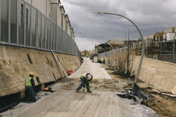 Some railroads used sloped retaining walls instead of stepped retaining walls. Which frequent users of the Bloomingdale Trail will recognize as the chosen retaining wall type for that portion of viaduct. Which becomes visible every time the trail dips down for an entrance.11/