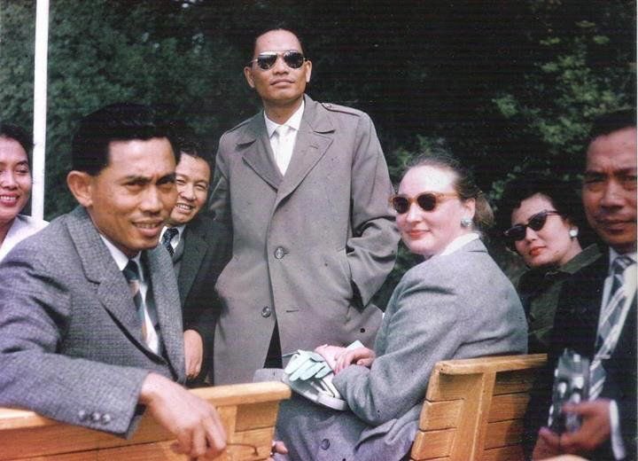 Ahmad Yani, Donald Ignasius Panjaitan , chilling with the drip