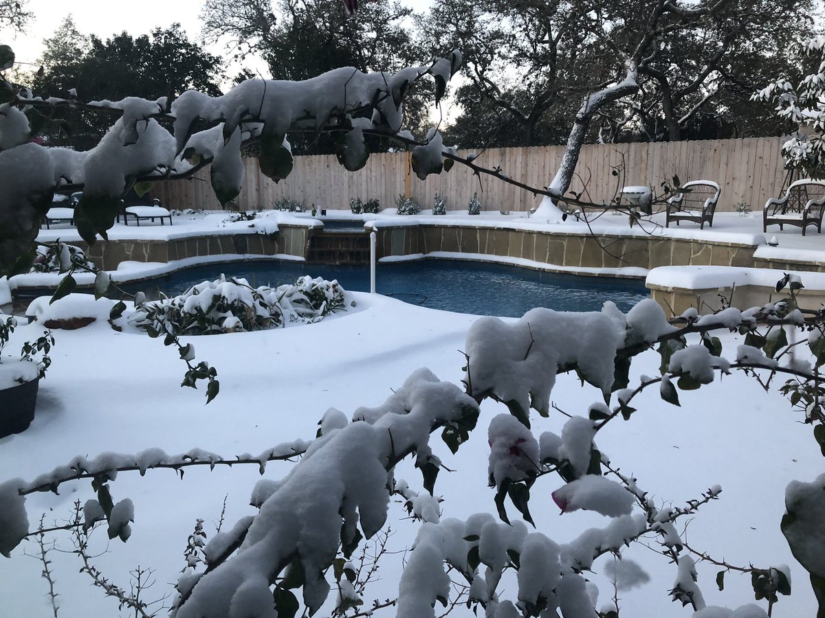 anna_alnicolai's tweet photo. So much fun! ❄️
Texas Snow Day
2.15.21❄️
#TXSNOW #snowday #txwinter #SanAntonio https://t.co/5PqG9gjwdf