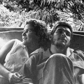 NOlcay6's tweet photo. Lider, kendini halkı için feda edendir, halkı kendi için feda ettiren değildir.
#CheGuevara.. https://t.co/NyS4DkQXmt
