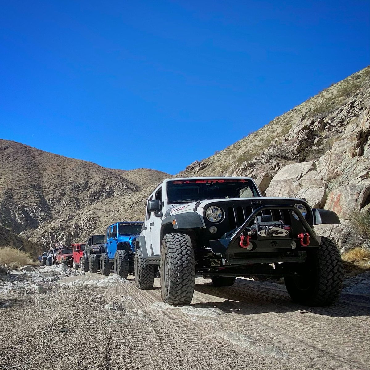 Making our way to the Presidents Day sale at the mall 😏

_OIIIIIIIO_
#Jeepers #JeepFamily #WranglerJK #AdventureRigs #JeepFreaks #Jeep #JKUWorld #LiftedJeeps 

@Jeep | @THEJeepMafia