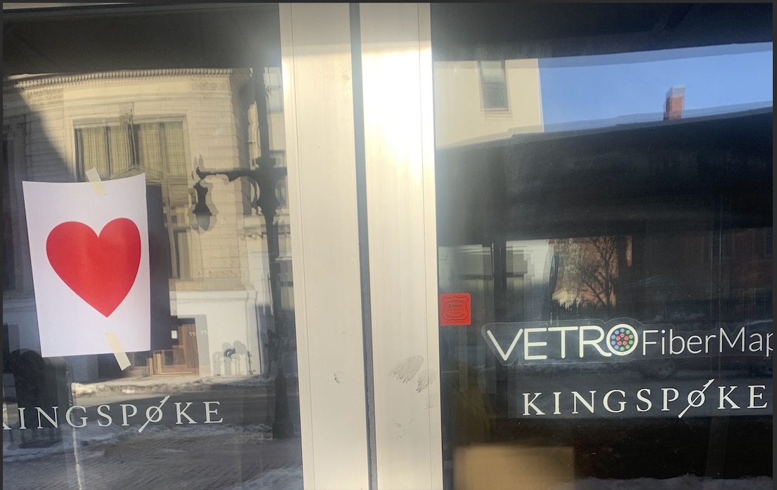 vetrofibermap's tweet photo. The #Portland #Maine #ValentinesDay heart bandit tagged the doors at VETRO HQ yesterday! We feel the love, mystery love bomber!! #HappyValentinesDay #PortlandME #mainebusiness #mainetech https://t.co/WuAZlh493O