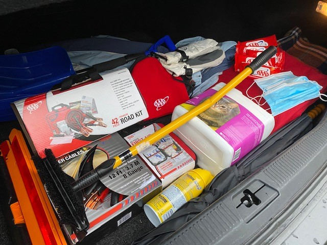 AAAVANews's tweet photo. Now that we're between storms, it's time to make sure you replenish your emergency storm kit if you've used anything. Also, if you're without power, dip into your kit for water, snacks, flashlight &amp; blankets to help you get through until electricity is restored. #AAAVANews https://t.co/Yzziwbvj9Z