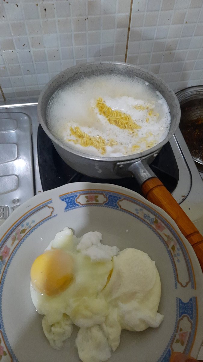 Aku suka ind*mie goreng+telor, kalo kamu?