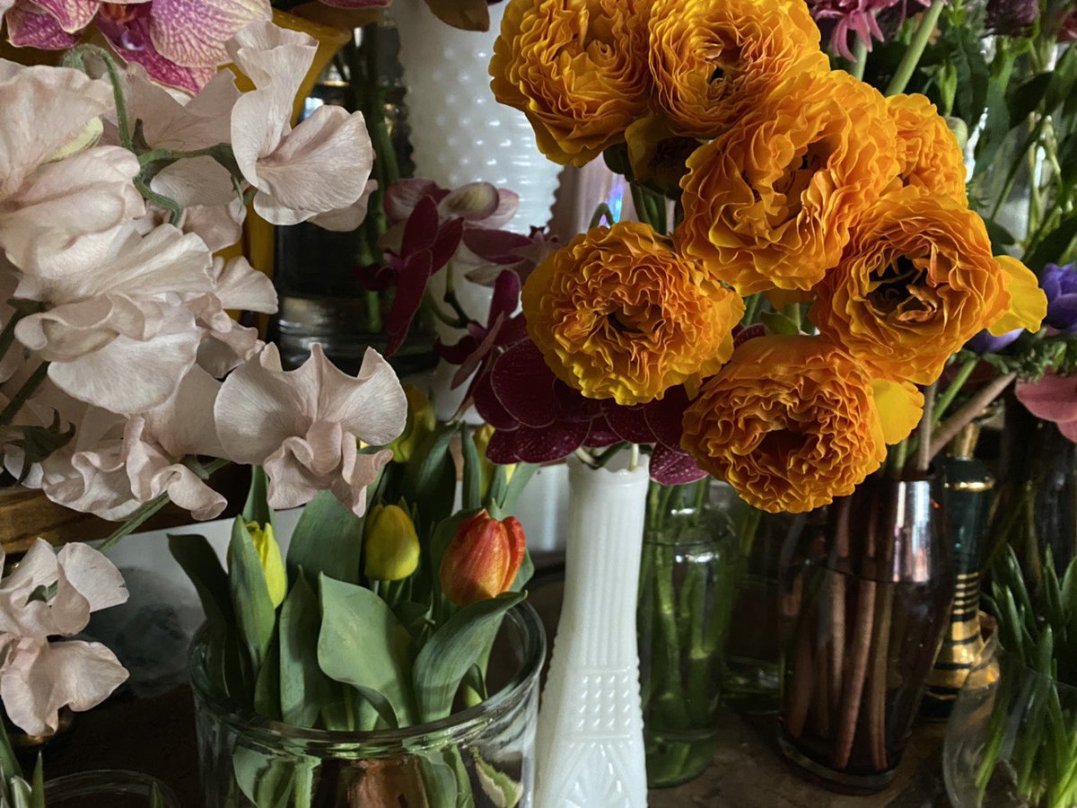 フラワーリトル على تويتر インスタの方で春のお花を飾ろうってキャンペーンをしてます 花瓶を持ってない人が多いのでお花を買うと花瓶が付いてくる感じのキャンペーン シャボン玉みたいなコーティングされた使いやすい花瓶ですよ