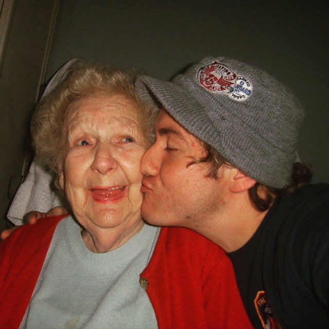 MrBarryLewis's tweet image. This is my Nan, she was a bloody legend, I’m really missing her today as she was in my dream last night. She passed away in my arms 😞 she used to always put chocolate under my pillow as a surprise. Sometimes I’d wake up &amp;amp; look like I’d poo’d the bed 😂 #missyou x