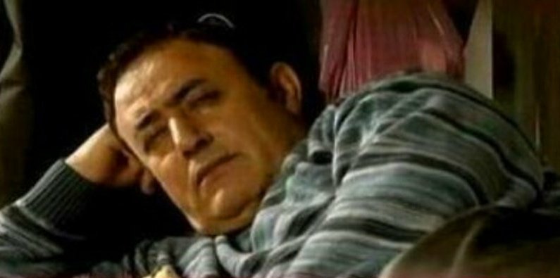 Ders mi çalışayım tweet mi atayım diye düşünüyorumdur #SinavdaYokuz