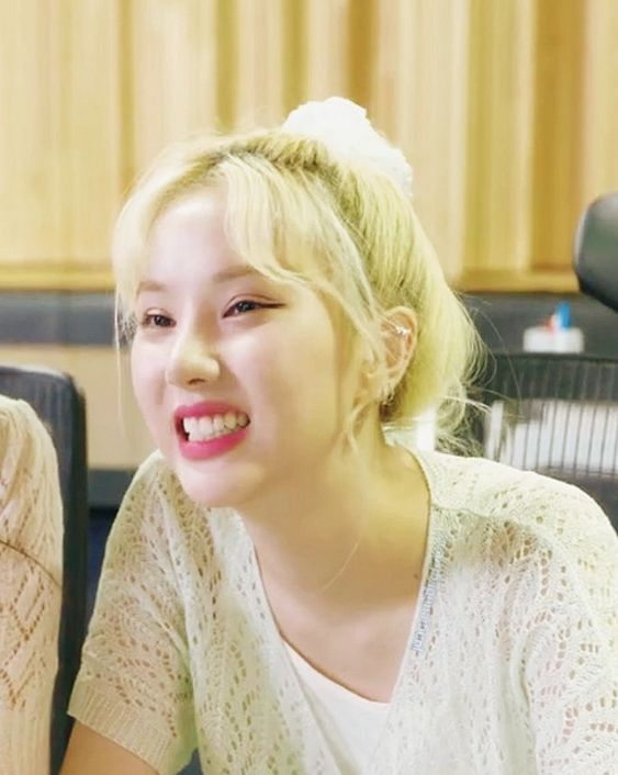 97JEUNBI's tweet photo. @skzbngchris How did I get so lucky? I’m so grateful you choose to be with me boo ❤ https://t.co/eeKtxDifpk