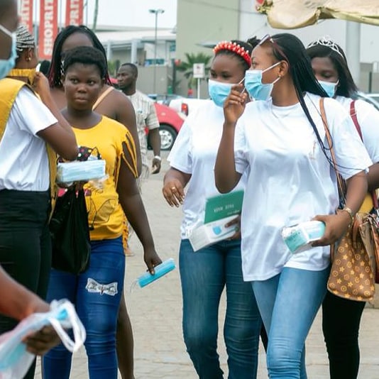 EwoeTinah's tweet photo. Yesterday, Feb 14, @missmetroghana 2020 Queens embarked on a Covid-19 sensitization and free nose mask distribution exercise across the various metropolises in the country.
Let's all play our part by wearing the mask and observing all the other protocols.
#MaskUp4Love https://t.co/2FLAC000cw