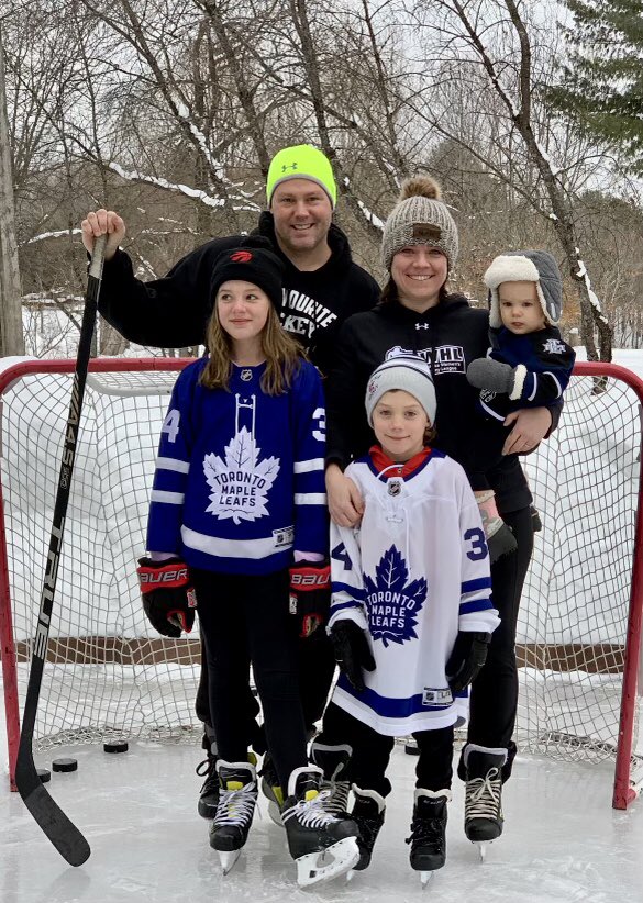 Happy Family Day from our family to yours.
We’re OPEN for takeout, holiday hours 12-4pm.
We’d also like to take this opportunity to thank you, our extended Frosty’s family and our amazing staff, for your support.
Stay safe. #frostypintpub #gravenhurst #muskoka #familyday2021