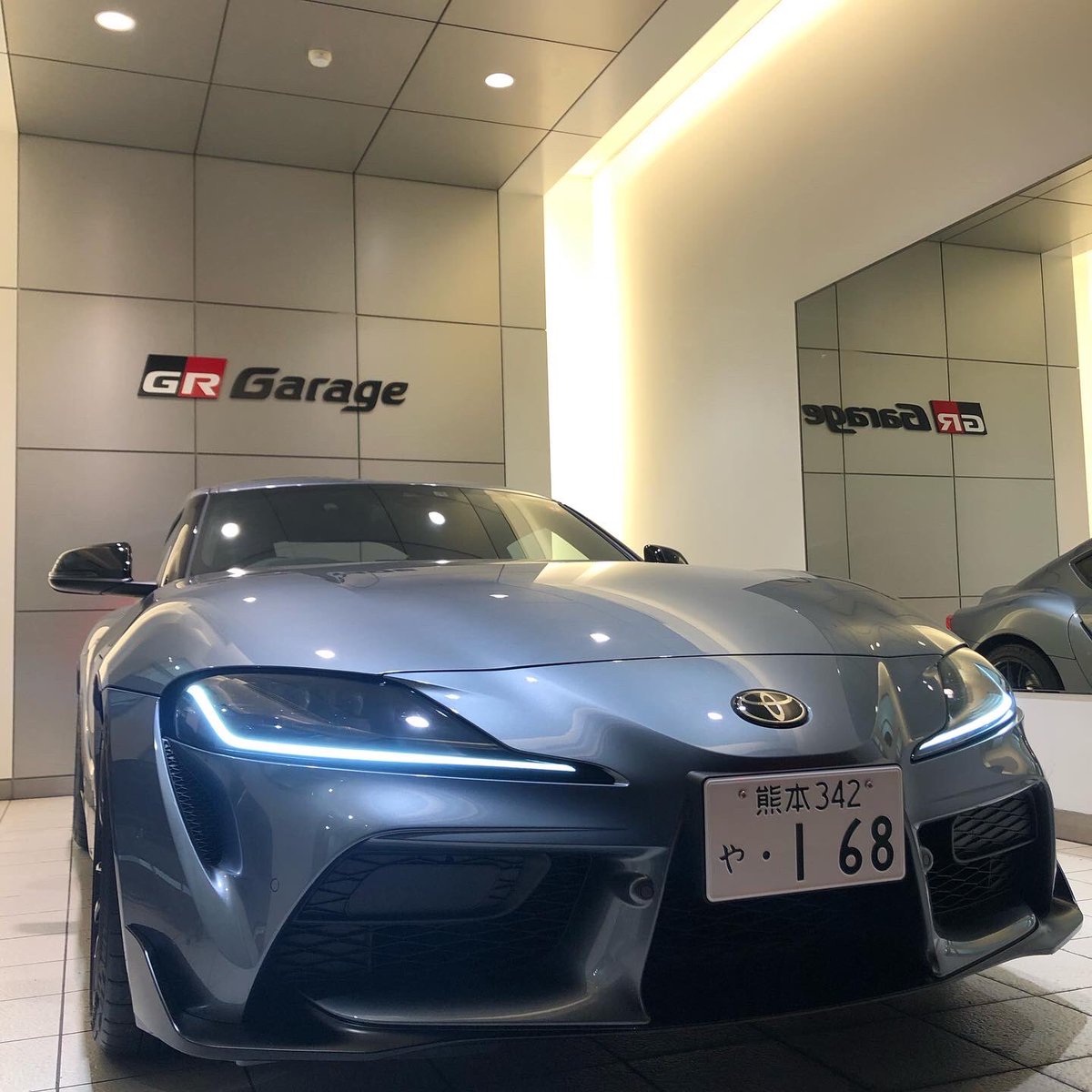 PowerMasaki's tweet photo. SUPRA is back
フェアレディZ33からスープラへ新しい相棒になりました！
8ヶ月待って大変だったけどなんとか…
これからコツコツやっていきます👍
また一緒に走って下さい🙇‍♂️
#SUPRA #90スープラ #納車 #とりまホイールは変えたよね 
#SUPRAisback https://t.co/LgxDKR76aV
