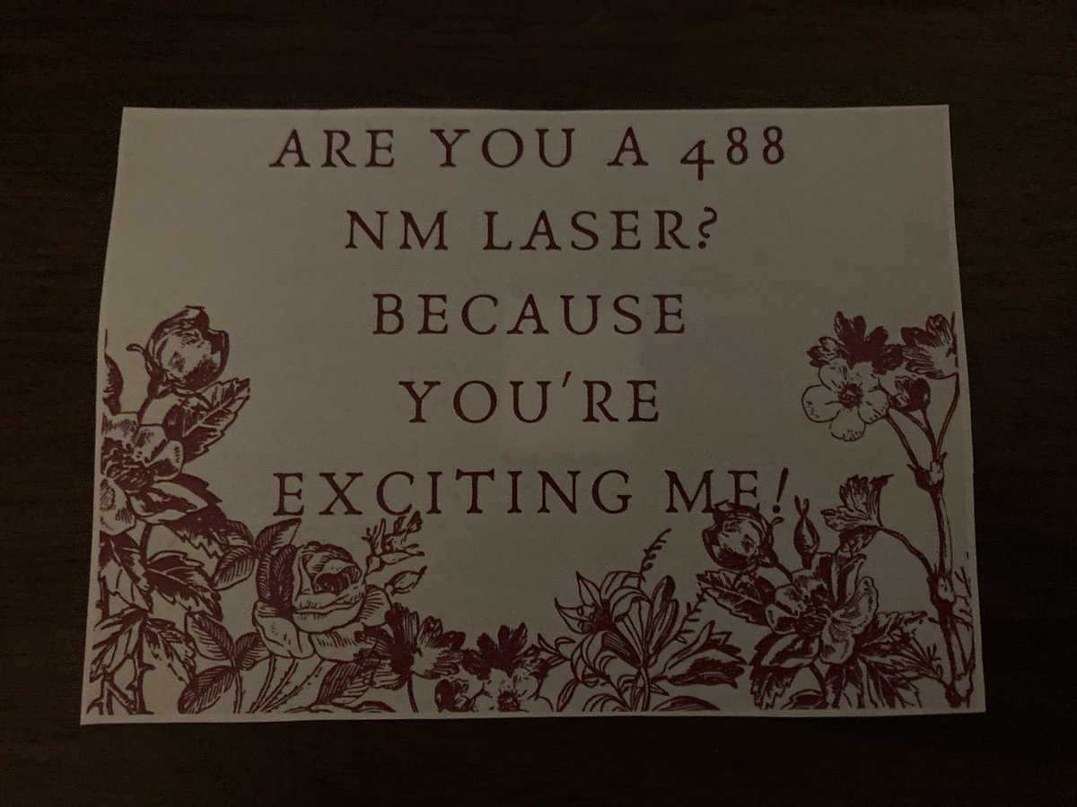 ❤️ Valentine’s Day messages throughout the lab courtesy of the hilarious <a href="/TracyD_Chung/">Tracy Chung</a> ❤️