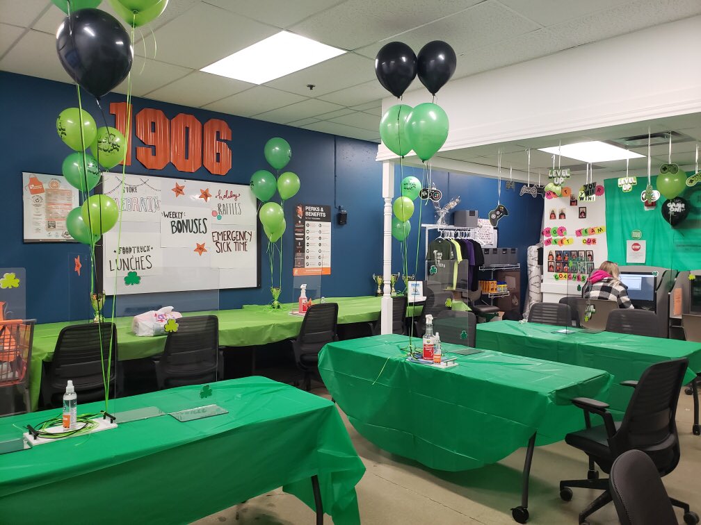 Hmeg1's tweet photo. Happy VOA DAY! #GOGREEN #watchout https://t.co/f4ISiIzabl