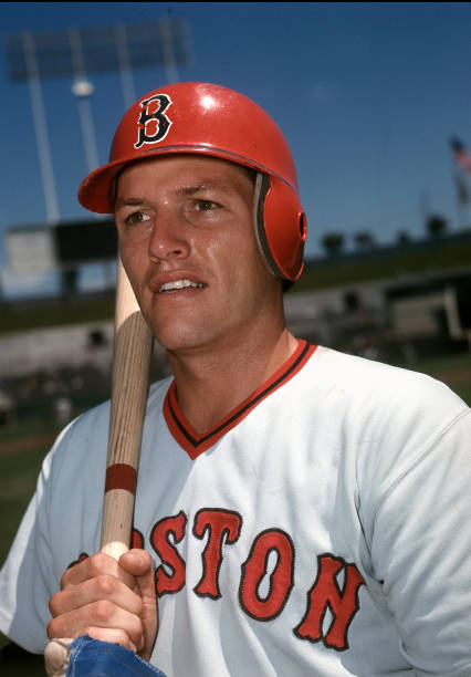 SABRbioproject's tweet photo. Donning an old-school batting helmet is Carlton Fisk who played his first 11 seasons of his 24-yr #MLB career with @Redsox. Check out his @sabr bio https://t.co/KMWKlWtN9R https://t.co/jGyu2kAGHu