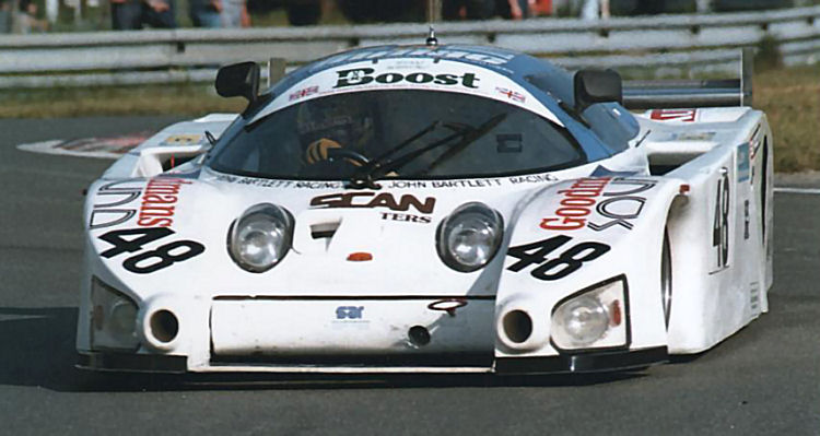 SmallBlogV8's tweet image. These Lola T610s look like someone entered an Austin Frogeye Sprite into Group C.