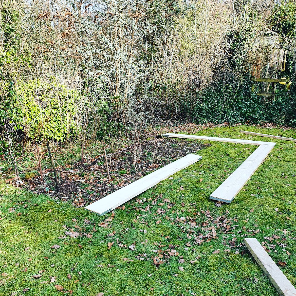 secretgardenweb's tweet photo. Had a lovely time #constructing this #vegetablebed for one of our regular customer's in #leighwoods 🐞🐛🐝

All set for the new #growingseason ✅

#growvegetables #growtomatoes #growingflowers #vegbed #raisedbeds #scaffoldingraisedbed #loveyourgarden #gardeningjoy https://t.co/dnGj49orOb