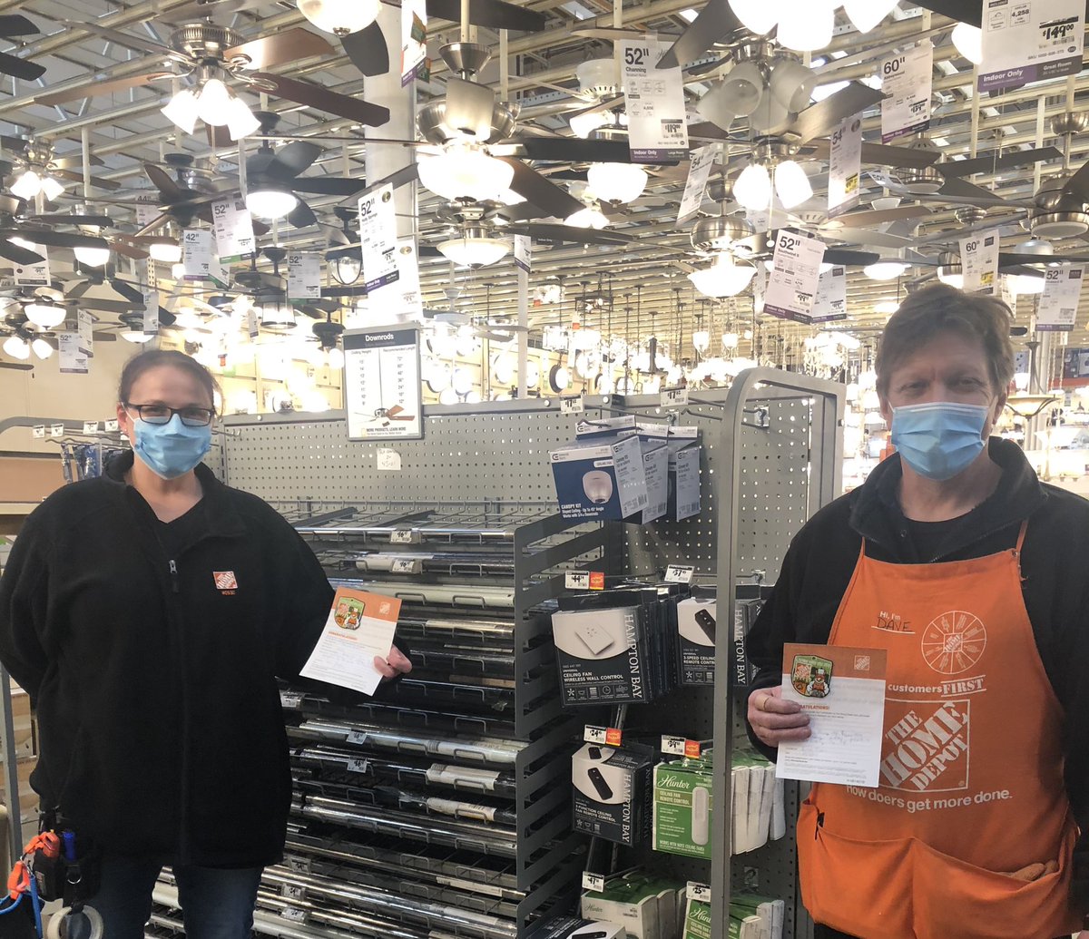 ErinEvansTHD's tweet photo. Thank you to Dave D26 for practicing safe behaviors and Tommie D26 for utilizing the Safety Bravo Program to recognize him! #WhoDoYOUWorkSafelyFor #Infocus #Safety @c_oneill0930 @bthompson17 @wilkie_cindy @mccormick138 @dave69781628 @OmarLopezTHD https://t.co/3XMgGFj0vY