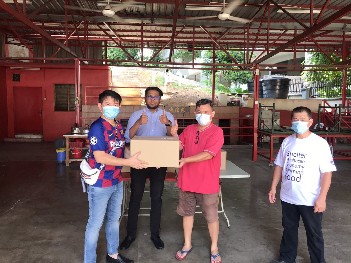 iamjustinpraba's tweet photo. Sebentar tadi saya sempat menyampaikan sumbangan Tahun Baru Cina bersama Pemuda Perikatan Nasional Bukit Bintang di Parlimen Bukit Bintang. 

Sumbangan telah diterima oleh penganut dan ahli Persatuan Tokong Cina Bukit Ceylon.

#PemudaPerikatanNasional #KitaPrihatin #JP4U https://t.co/euO4GK3xHx
