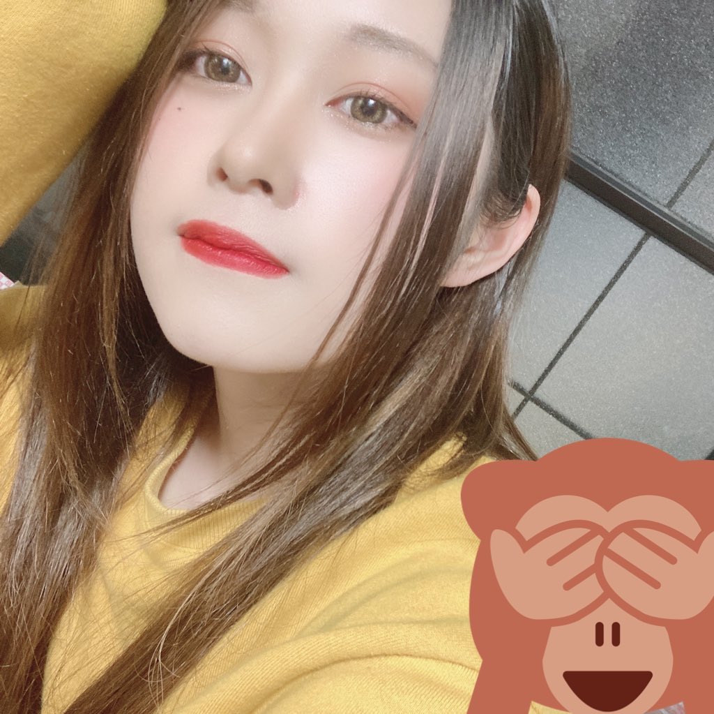 自撮りいっぱいしてるけど 私は もっと 量産型可愛い女の子みたいな 肩 毎週水木は元気ですのイラスト 自撮りいっぱいしてるけど 私は もっと 量産型可愛い女の子みたいな 肩 毎週水木は元気ですのイラスト