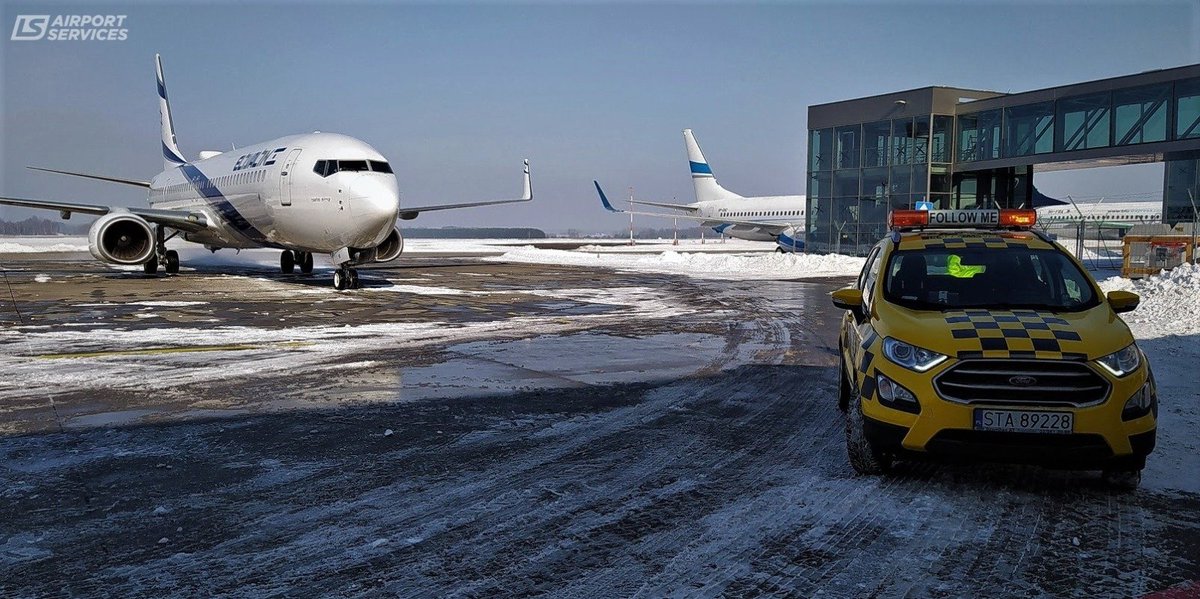 LSASaero's tweet photo. Dzisiaj na @KatowiceAirport obsłużyliśmy przylot reprezentacji Izraela w koszykówce 🏀 W piątek w Gliwicach drużyna rozegra mecze eliminacyjne do ME ⛹️
Rejs realizowany przez @El_Al_Airlines1 uchwycił 📸 M. Majcher 👍
#LSAS #LubimySamoloty #Boeing737 #HighFlyingHandling https://t.co/dGL2yYAsiq