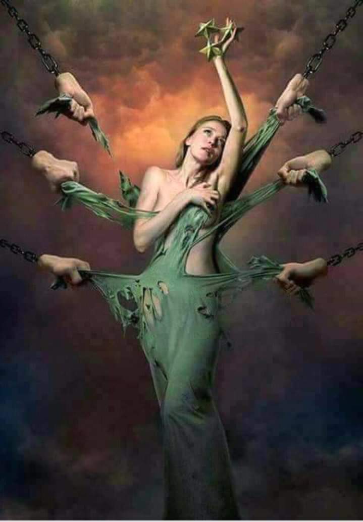 في عيد الحب...
لا تغرسوا انيابكم  في جسدها  كالذئاب .
  الأنثى   ارض معطاء فأحسنوا
غرسها.. بالحب..
فستثمر حباً مضاعف .
ولا تستهينوا  باُدميتها لتتحول الى لبوة جارحة .
   وليكن  الحب عيد و كل عيد حب ..